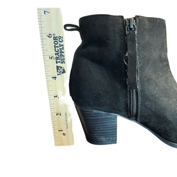 EUC Black Suede Heel Ankle Booties - Size 8 - Picture 5 of 7